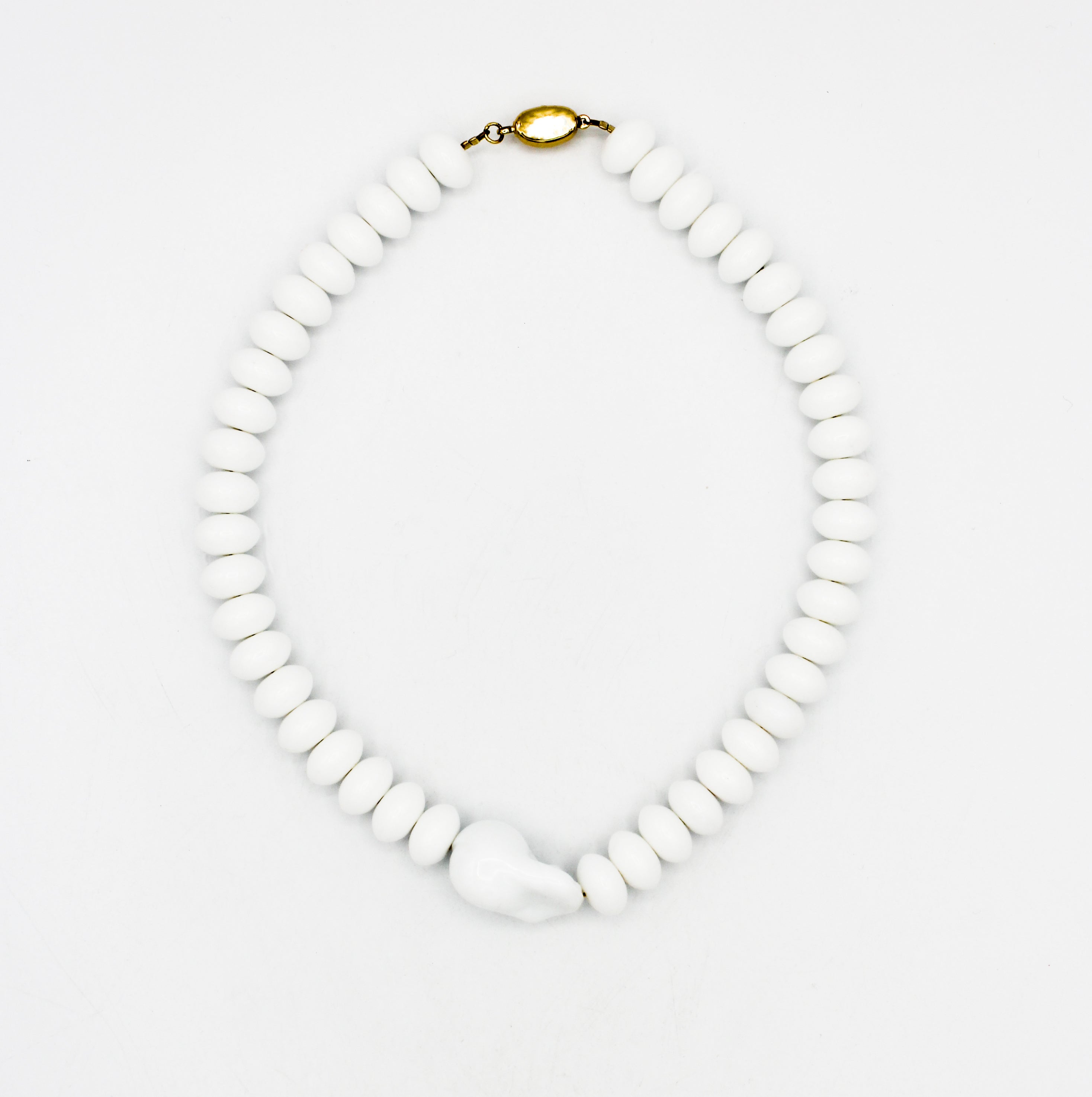 White pearls Timeless Pearly