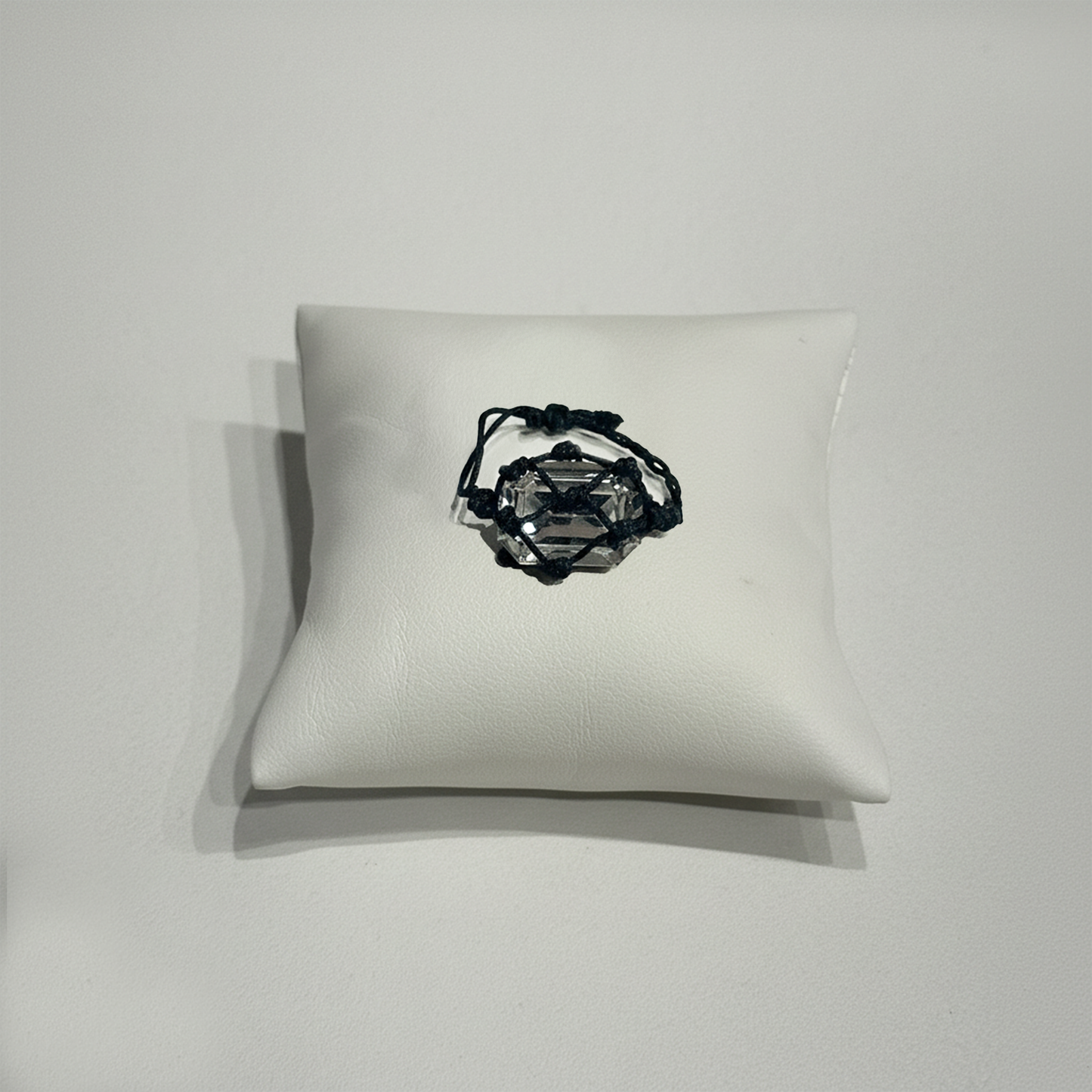 Crystal Knot ring Black